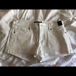 A&F White Denim Shorts// Size: 27 NWT